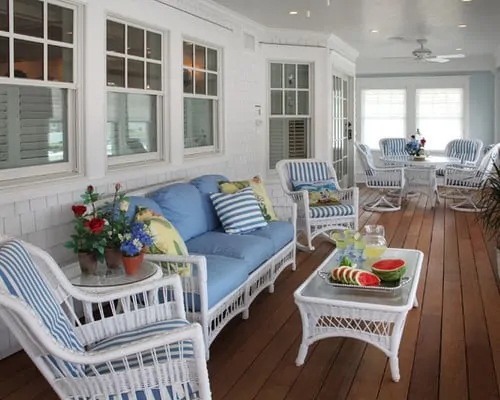 Beach-Style-Porch-White-Paint-Wicker-Furniture-Home-Design-Ideas