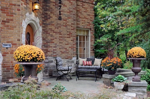 Ann-Arbor-Tudor-traditional-front-yard-patio-furniture-ideas