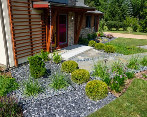 Midcentury-front-yard-landscape-small-garden-designs
