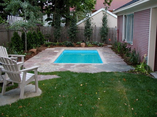 Small-urban-backyard-traditional-pool-ideas
