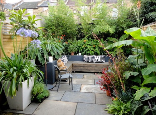 Small-backyard-design-contemporary-patio-furniture-ideas