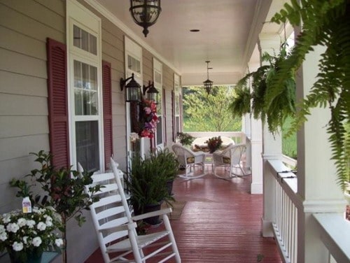 White-furniture-small-traditional-front-porch-decorating-ideas