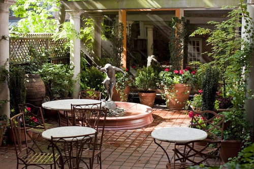 Metal-outdoor-furniture-for-small-patio-backyard-garden-designs