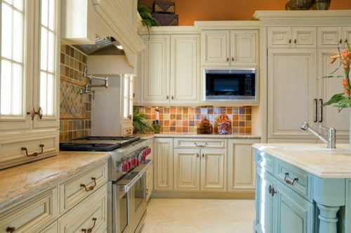 White-Cottage-Style-Kitchens-Stunning-Kitchen-Cabinet-Laminate-Refacing-Ideas