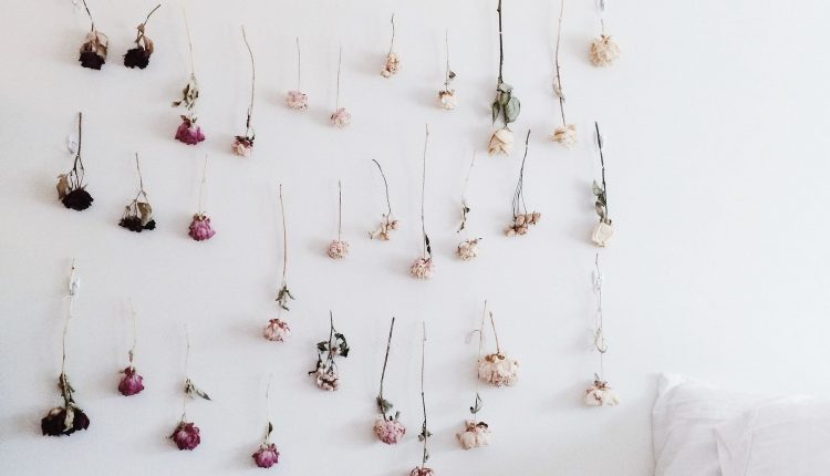 Dried-Flowers-wall-decoration