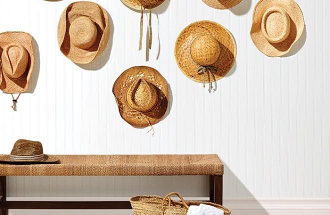 Straw-hats-beach-hats-bench-storage-hallway-decor-660×660-1