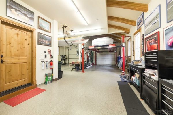 The tragedy of this dream home was its tiny garage space which could barely fit two small cars let alone an SUV and a minivan that the couple owned. 